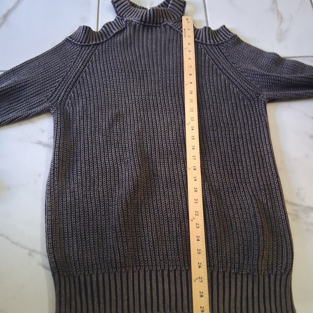 Free People Turtleneck Cold Shoulder Sweater - Grey Black Sz M - Picture 10 of 13